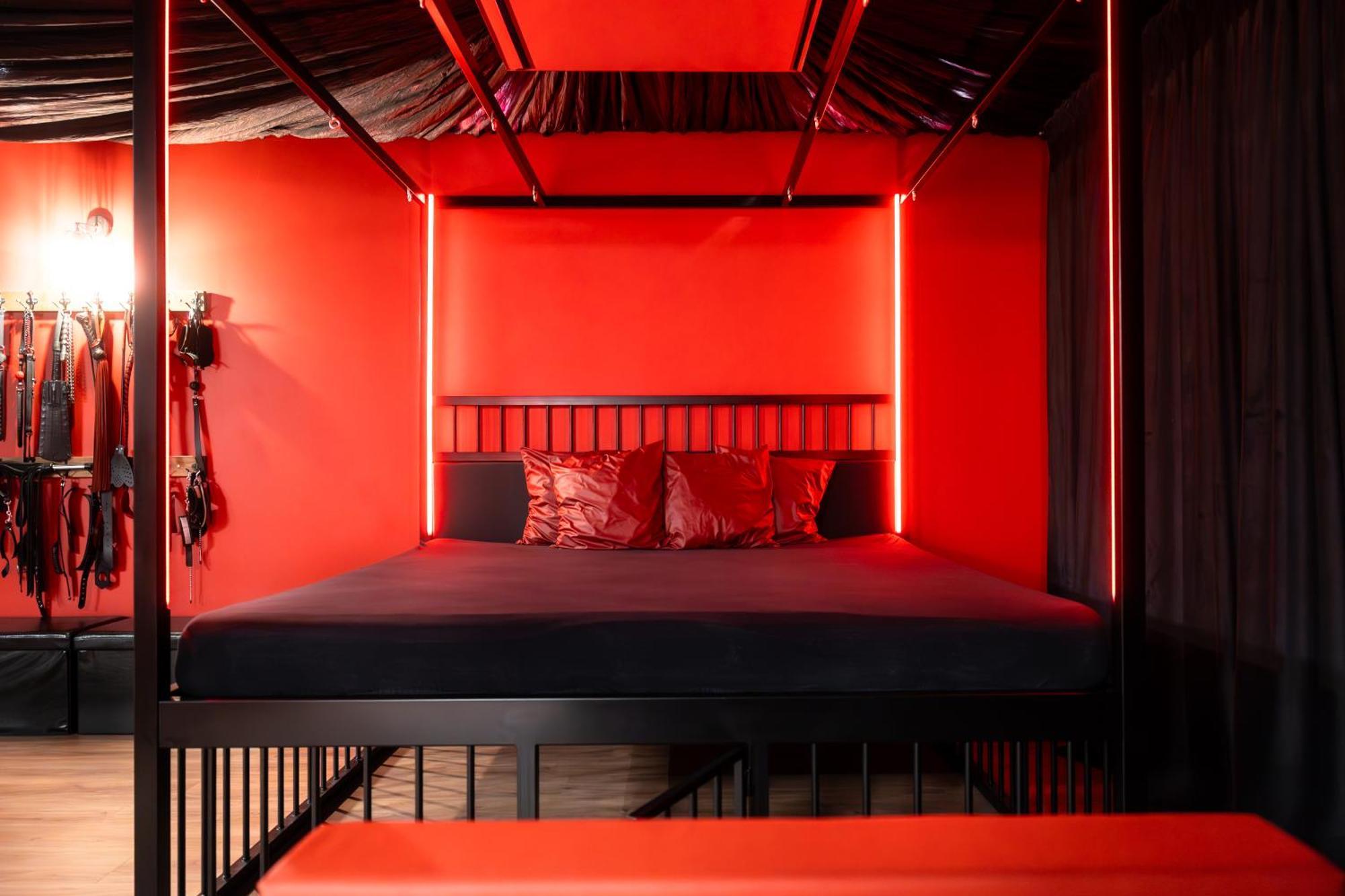 Bdsm Red Apartments Vilnius Exterior photo